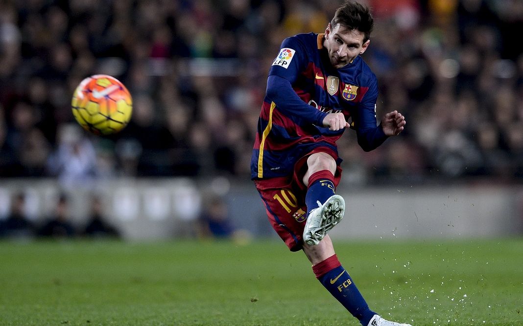 在他的推动 在他的推动