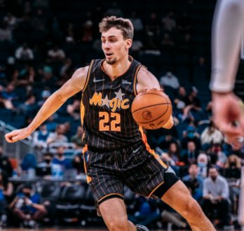 仍然展现出 仍然展现出