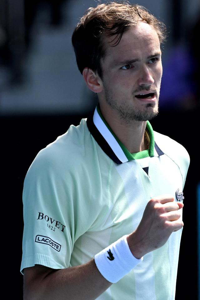 的中距离与 的中距离与